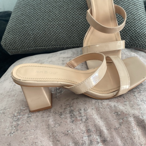 Shoes - Picture 2 of 7